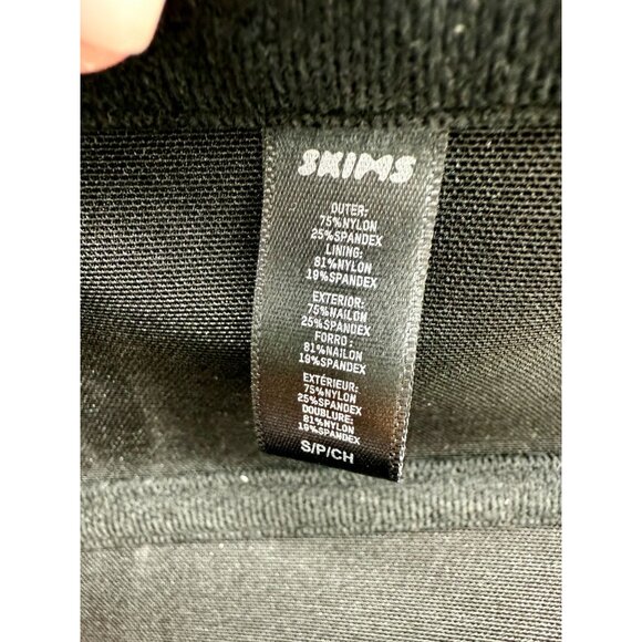 SKIMS Black Shapewear Corset - Picture 5 of 7